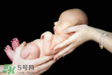 寶寶臍帶掉了要緊嗎？寶寶臍帶掉了出血了怎么辦？
