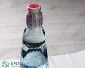 波子汽水彈珠怎么拿出來(lái)？怎么把波子汽水的彈珠拿出來(lái)？