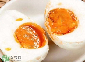 咸鴨蛋為什么會(huì)出油？咸鴨蛋為什么有油
