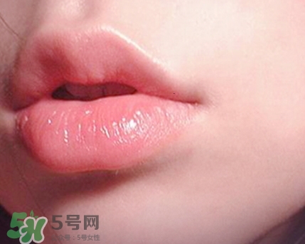 espie rouge唇膏多少錢？ES蘆薈維他命E潤唇膏價格