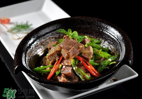 杏和牛肉能一起吃嗎？杏和牛肉一起吃會(huì)中毒嗎？