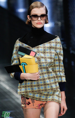 prada ribbon尺寸多大？普拉達舌頭包尺寸介紹