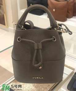 furla水桶包有幾種尺寸？芙拉水桶包尺寸多大？