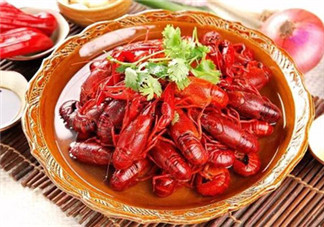 油燜大蝦怎么剪？油燜大蝦怎么處理？
