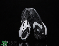 reebok answer4復(fù)刻版在哪買？銳步艾弗森戰(zhàn)靴復(fù)刻哪里有賣？