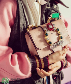 miumiu miulady包包正品多少錢？miulady寶石包專柜價(jià)格