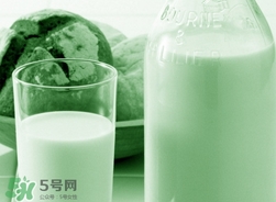 胃脹氣可以喝牛奶嗎？胃脹氣喝牛奶會(huì)怎樣？