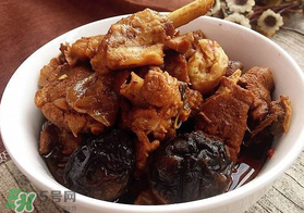 鴨肉能和香菇一起燉嗎？香菇燉鴨肉有毒嗎？