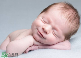 嬰兒吃藥能打預(yù)防針嗎？嬰兒吃藥影響預(yù)防針嗎？