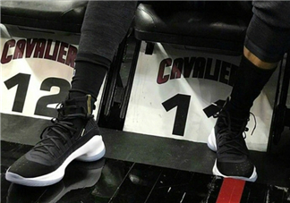 under armour curry4黑金怎么樣？庫里總決賽戰(zhàn)靴客場配色諜照曝光