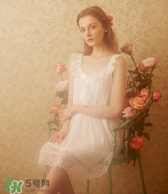 7月份穿什么衣服？七月份穿衣搭配