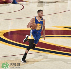under armour curry4 low什么樣？庫(kù)里第四代總決賽戰(zhàn)靴低幫版諜照