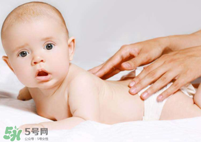 哄寶寶睡覺可以搖晃嗎？哄寶寶睡覺搖晃有害嗎？