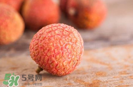 荔枝用什么藥水保鮮？吃荔枝為什么要用鹽水泡