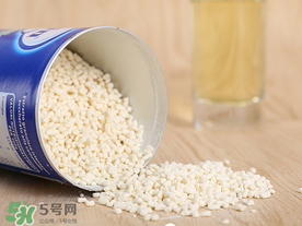 美林菊花晶可以和奶粉一起喝嗎？美林菊花晶可以加在奶里嗎？