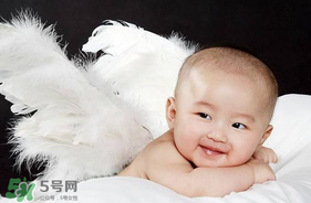 早產(chǎn)兒的發(fā)育和正常嬰兒一樣嗎？早產(chǎn)兒發(fā)育會遲緩嗎？