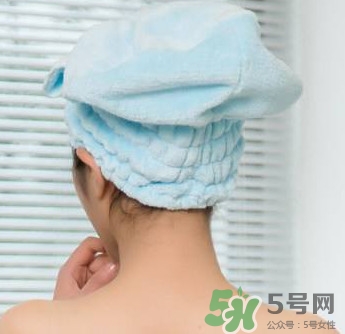 干發(fā)巾和干發(fā)帽哪個好？干發(fā)帽什么材質的好