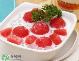 西瓜汁可以加牛奶嗎？西瓜汁和牛奶可以一起喝嗎？