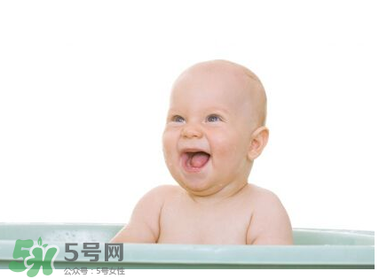 寶寶能用艾葉水洗澡嗎？嬰兒能用艾葉水洗澡嗎？