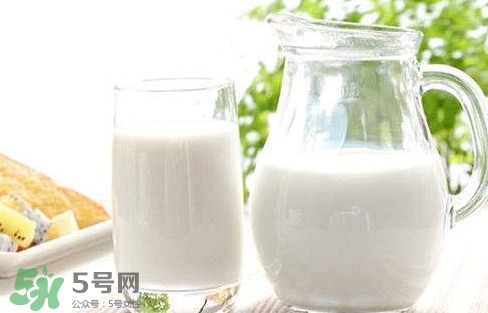 芭蕉能和牛奶一起吃嗎？牛奶可以和芭蕉一起吃嗎