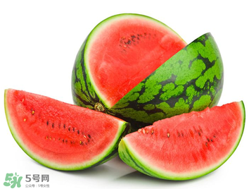 催熟的西瓜能吃嗎？催熟的西瓜吃了會怎樣？