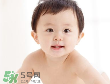 寶寶長(zhǎng)牙會(huì)拉肚子嗎？寶寶長(zhǎng)牙會(huì)發(fā)燒嗎？