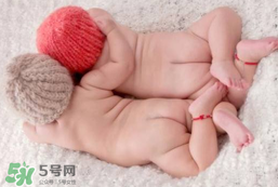 嬰兒床上用品有哪些？嬰兒床上用品需要準(zhǔn)備什么？