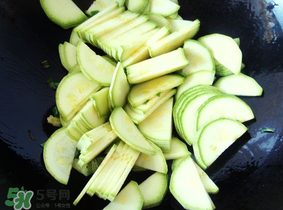 角瓜不能和什么一起吃？角瓜和什么相克？