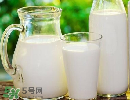脫脂牛奶熱量高嗎？脫脂牛奶會(huì)發(fā)胖嗎