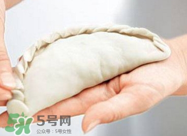 韭菜盒子用什么水和面？韭菜盒子和面用冷水還是熱水