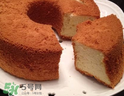 戚風蛋糕為什么要倒扣？戚風蛋糕倒扣方法