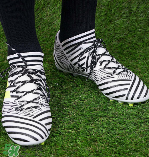 adidas nemeziz 17+怎么樣？阿迪達(dá)斯斑馬足球鞋測評(píng)