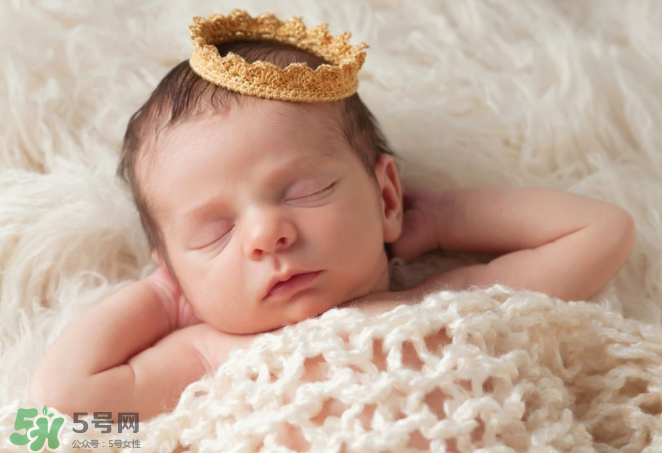 母乳喂養(yǎng)會胸下垂嗎？母乳喂養(yǎng)胸部下垂怎么辦？