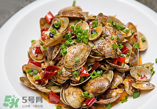 花甲泡了一夜還能吃嗎？花甲泡了一夜吃了會怎樣