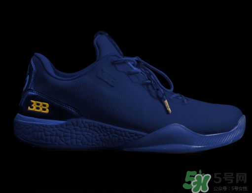 big baller brand zo2獨(dú)立日配色多少錢？球哥簽名鞋官網(wǎng)價(jià)格