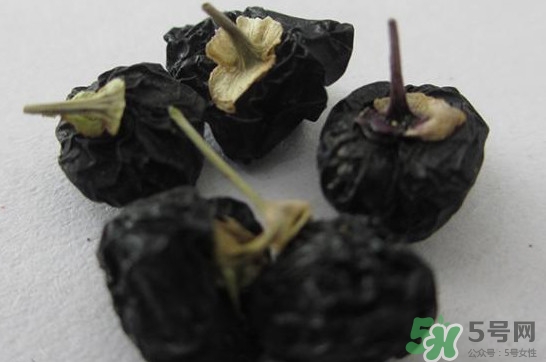 黑枸杞可以和菊花一起喝嗎？菊花和黑枸杞一起喝好嗎