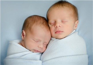 新生兒吃母乳需要喝水嗎？新生兒需不需要要喝水？