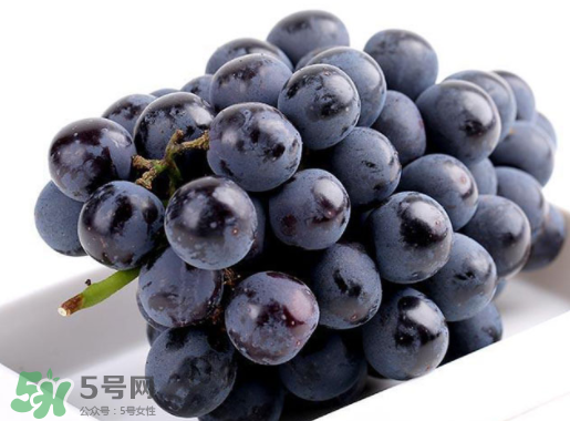 夏黑葡萄皮能吃嗎？夏黑葡萄怎么吃？
