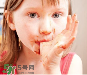 寶寶愛吃甜食智力會下降嗎？兒童愛吃糖會影響智力嗎？