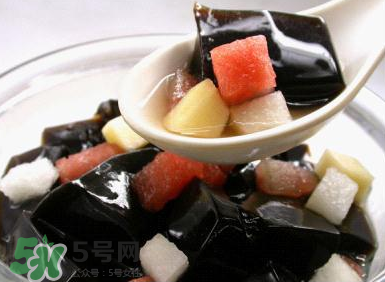 龜苓膏是烏龜做的嗎？龜苓膏是什么做的？