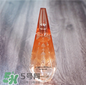 紀(jì)梵希魅幻天使?fàn)N若晨曦香水味道 紀(jì)梵希魅幻天使?fàn)N若晨曦香水怎么樣? 紀(jì)梵希魅幻天使?fàn)N若晨曦香水味道 紀(jì)梵希魅幻天使?fàn)N若晨曦香水怎么樣?