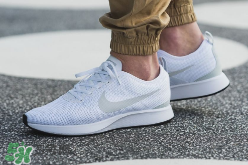 nike dualtone racer多少錢？耐克dualtone racer跑鞋價(jià)格