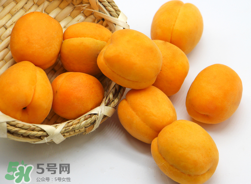 黃桃和水蜜桃哪個好吃？黃桃和水蜜桃的區(qū)別