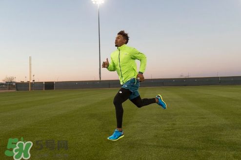 new balance fuelcell跑鞋腳感怎么樣_值得買嗎？