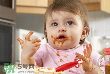 輔食添加過(guò)早的危害？為什么不能過(guò)早的添加輔食？