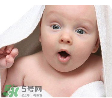嬰兒吐奶和奶粉有關(guān)系嗎？嬰兒吐奶需要換奶粉嗎？