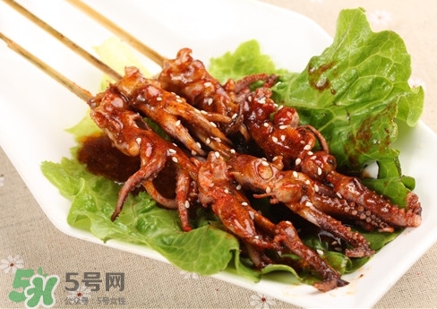 鐵板魷魚(yú)一串成本多少？魷魚(yú)怎么做好吃