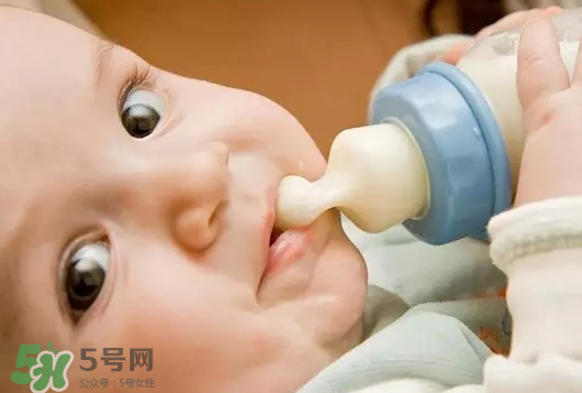 如何戒夜奶寶寶不痛苦？寶寶如何戒夜奶？