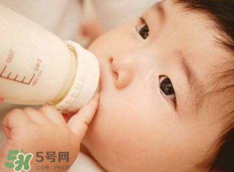 如何戒夜奶寶寶不痛苦？寶寶如何戒夜奶？