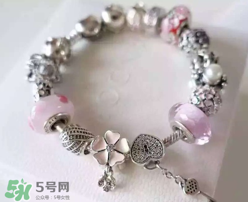 潘多拉手鏈好還是手鐲好？pandora手鏈和手鐲哪個(gè)比較好看？